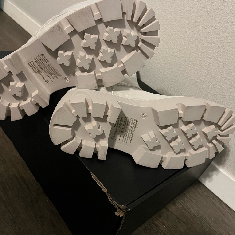 Fashion Nova White Winter Rain Boots with Chunky Sole - Picture 2 of 5
